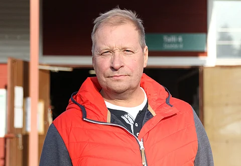 Sipi Erkkilällä on kokemusta ratamestarin tehtävistä jo Forssan-vuosiltaan. Kuva: Annika Nisonen