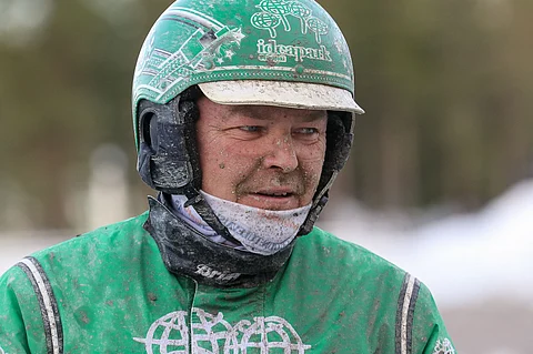 Niko Jokela tahdittaa idearivin toista varmaa Vuaran Viimaa.