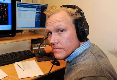 Jari Åkerfeldt teki pitkään töitä ATG Livella, mutta nyt hän osallistuu ravilähetyksiin vain kilpailijan roolissa.