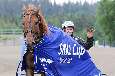 4-vuotias Siirin Valtsu ei yhdeksän startin jälkeen vielä tappiota tunne. Toistaiseksi arvokkain voitto tuli SHKL Cupista.