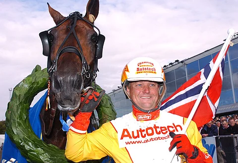 Onko kuvan Steinlagerin rattailta tuttu Per Oleg Midtfjeld Rittmeister Hillillä pelaajien luottamuksen arvoinen?