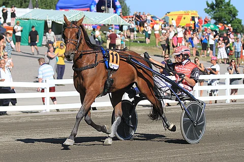 MAS Champin taustajoukot joutuvat miettimään tuoreeltaan seuraavaa houkutusta, ovella olevaa St Micheliä. Kuva: Roosa Lindholm