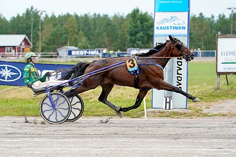 Tito avasi kautensa voitolla.