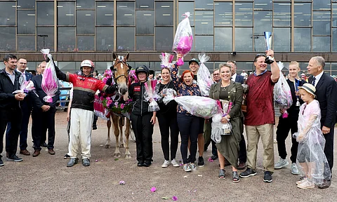 Suven Sametti on historian nuorin ravikuningatar.