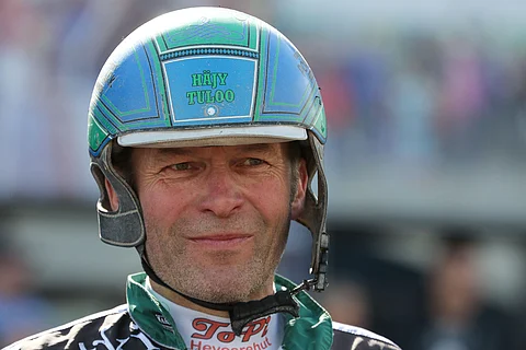 Antti Ala-Rantala tuo Teivoon neljä hevosta, mm. T5-pelin suursuosikin Wellekin.