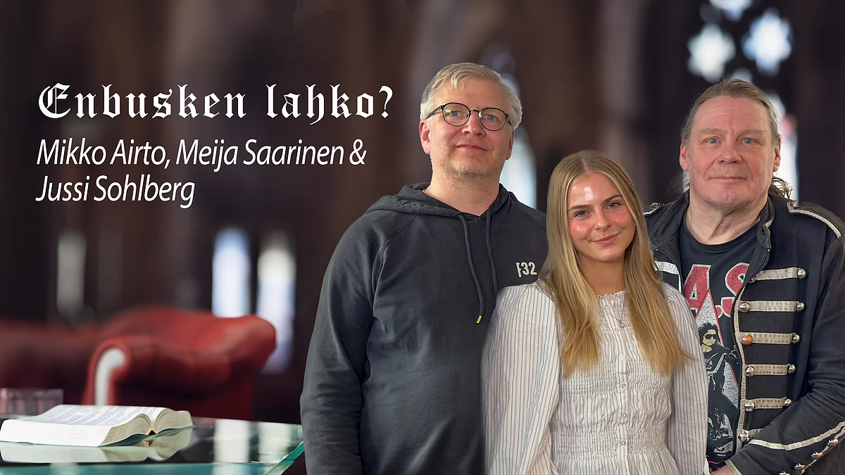 Enbusken lahko? -podcastissa Meija Saarinen, Mikko Airto ja Jussi Sohlberg.