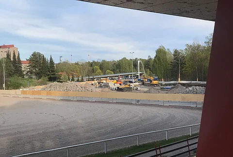 Näkymä Laakson kentältä. Laakso on esimerkki pohjasta, jonka kanssa ei kaikkien mielestä päästy riittävän hyvään lopputulokseen. 