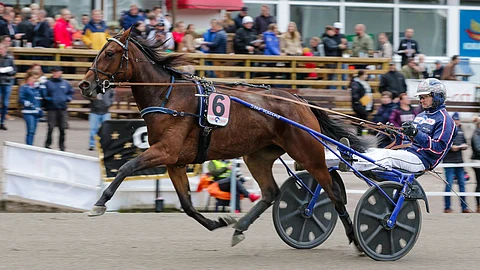 Carla Combo sijoittui kauden avausstartissaan kolmanneksi. 