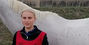 Saana Nieminen kvaalasi uuden hevosen kesän mestaruuksiin. 