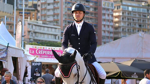 Kent Farrington palasi esteiden rankingykköseksi seitsemän vuoden tauon jälkeen.