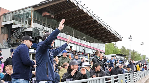 Elitloppet yleisöä, Solvalla