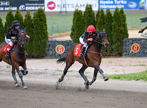 Upper Facen ohjastaja Susanna Visuri on ollut pitkään mukana montén parissa.