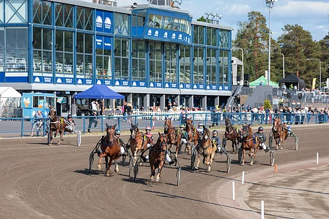 Kouvola menettää neljä ravipäivää vuodelle 2026.