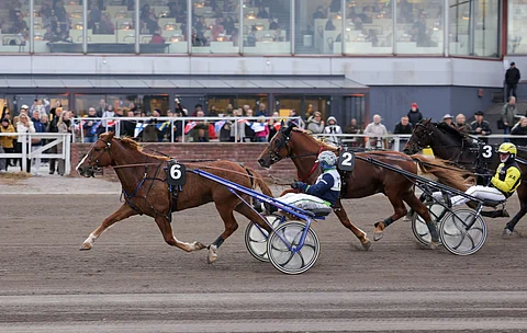Paavolan Hurmos eteni kärkeen ja piti Carun rinnallaan loppuun saakka.