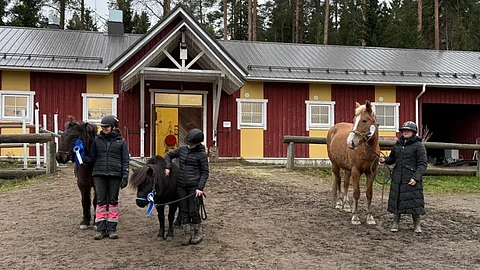 Vaativan luokan sijoittuneet: Anna Ontero ja Skramur Fra Lasola, Minea Koistinen ja Aurinkopoika sekä Neea Repo ja Turkan Ponnetar.
