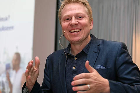 Aki Riihilahti pohtii, minkälainen urheilulaji vetää ja miksi.