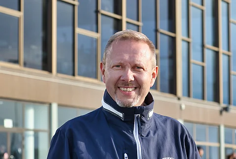 Jyri Saranpää saa sittenkin isännöidä yleisöä kuninkuusraveissa jo tänä vuonna. Kuva: Anu Leppänen