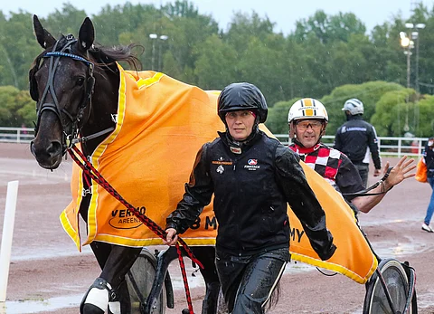 Katja Luoma ja Jari Autio olivat Muckelymimmyn kanssa vuosi sitten derbyfinaalissa. Kuva: Anu Leppänen