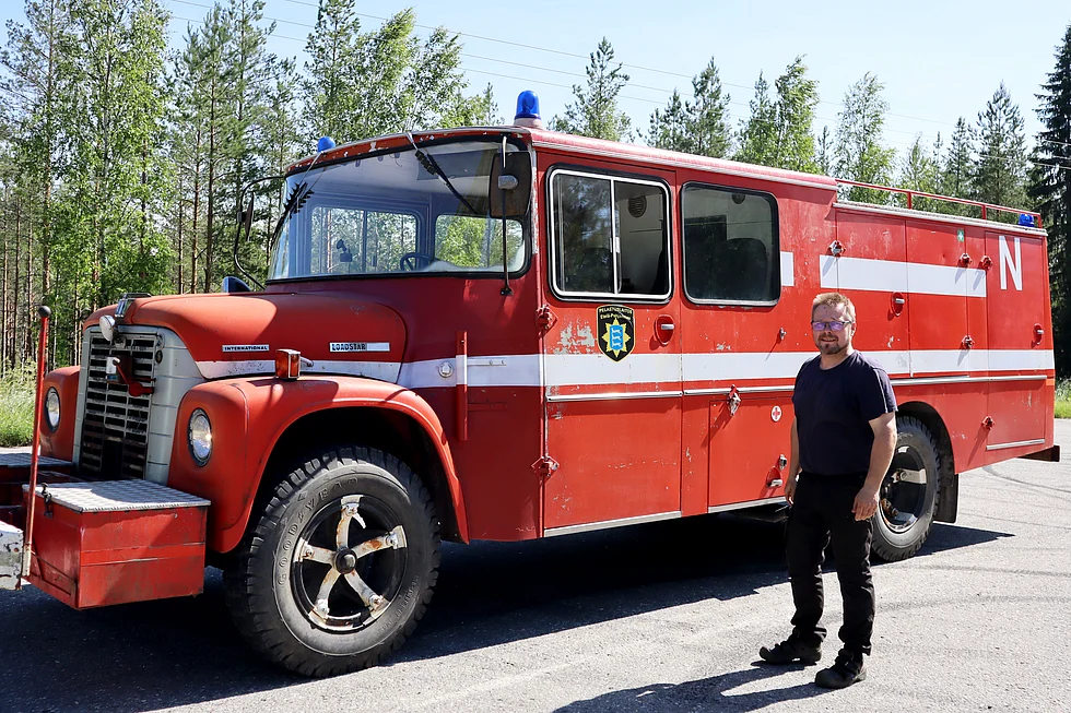 Vuosimallia 1973 oleva International Loadstar 1600 paloauto toimii nykyisin hieman erilaisena asuntoautona. 